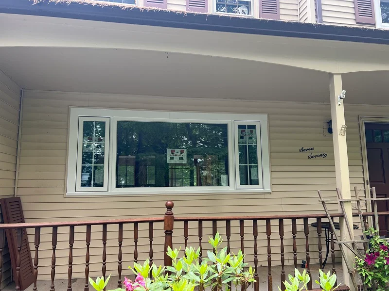 Custom vinyl replacement windows in Cheshire,CT